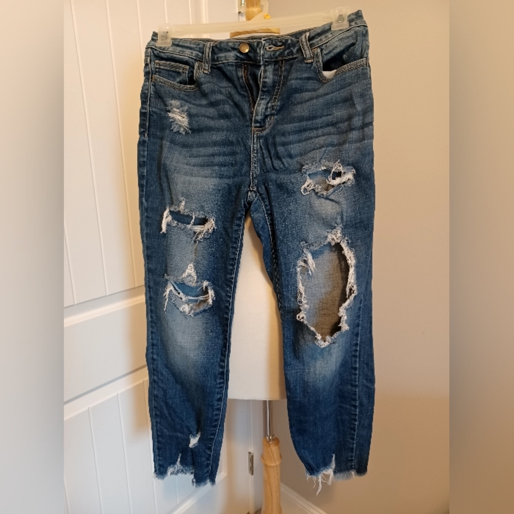 Cello jeans distressed Sz 9 Length 26in ##0986